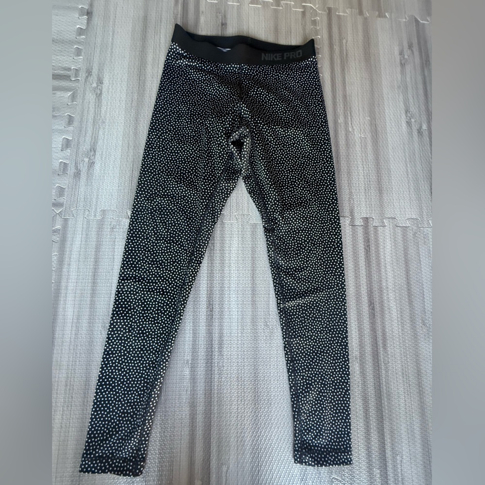 Nike Pro Dri-FIT Black and White Leggins